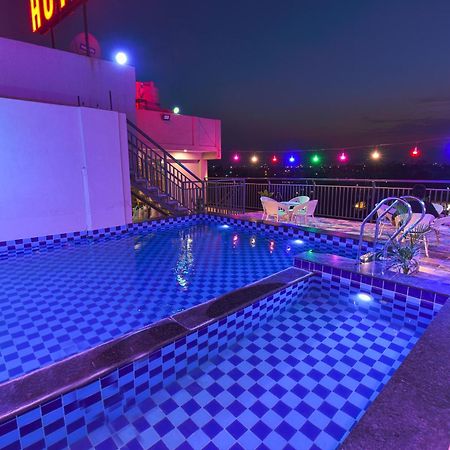 Hotel Remark Udaipur Bagian luar foto