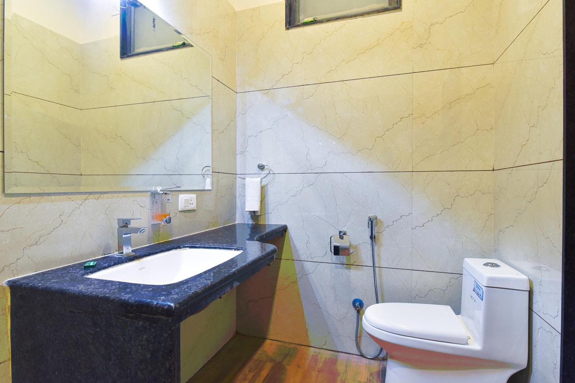Hotel Remark Udaipur Bagian luar foto
