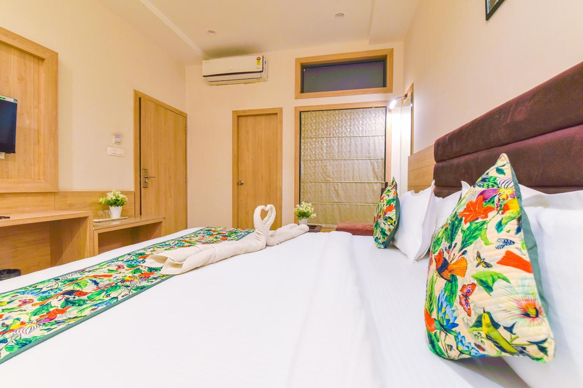 Hotel Remark Udaipur Bagian luar foto