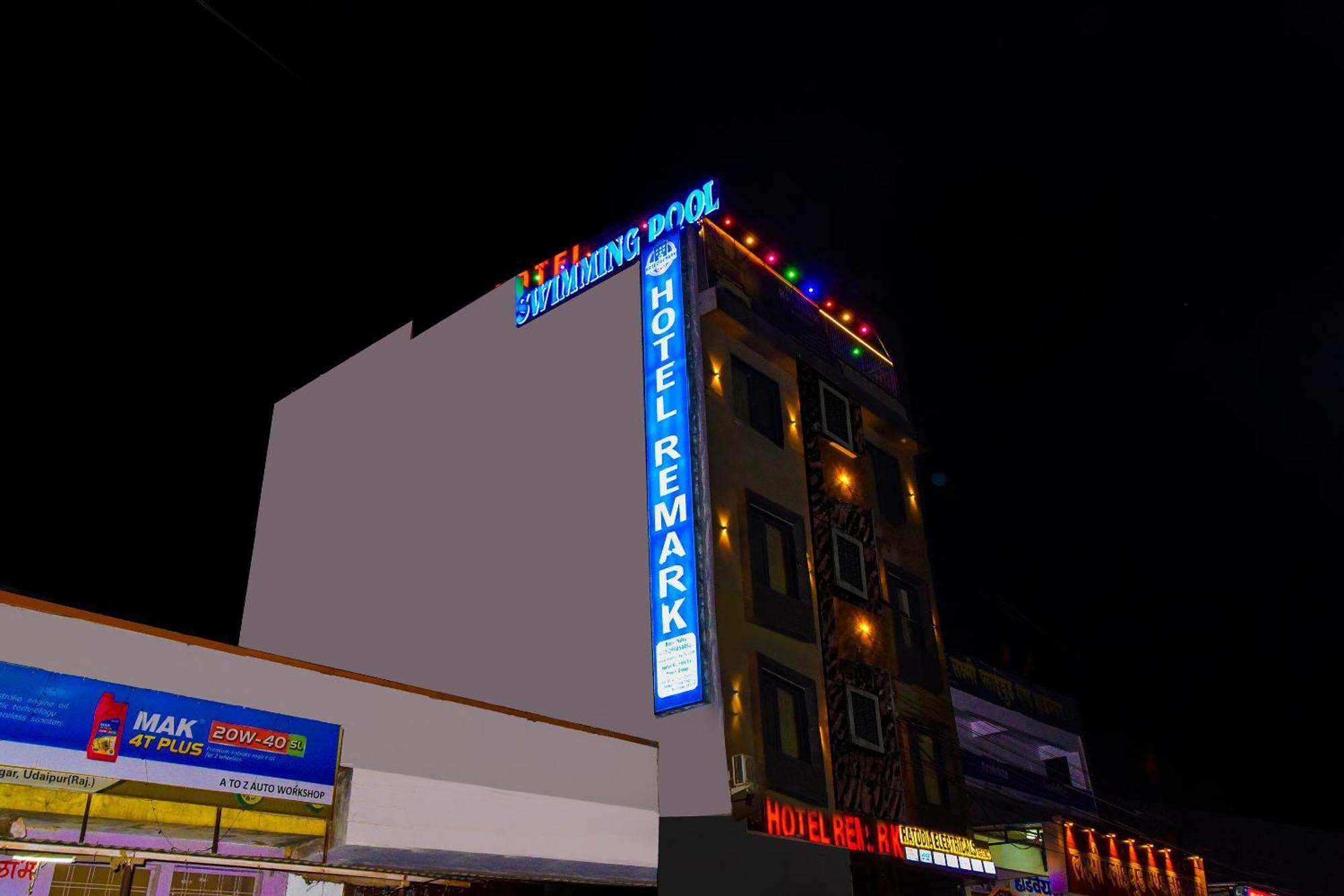 Hotel Remark Udaipur Bagian luar foto
