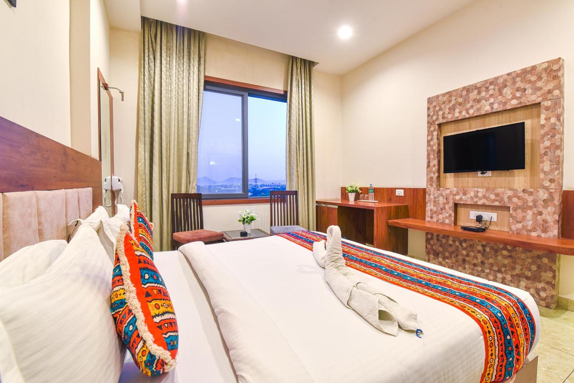 Hotel Remark Udaipur Bagian luar foto