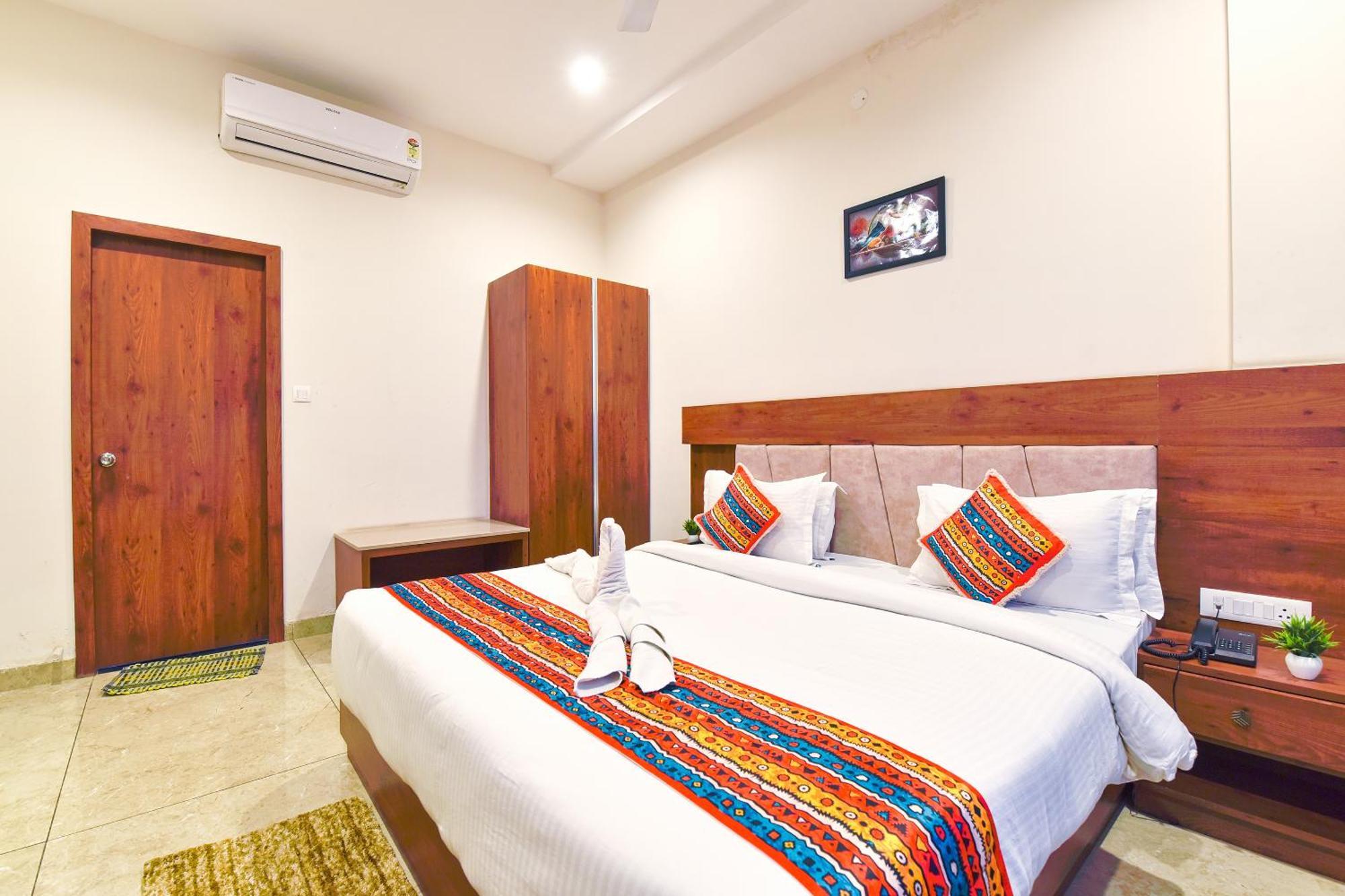Hotel Remark Udaipur Bagian luar foto